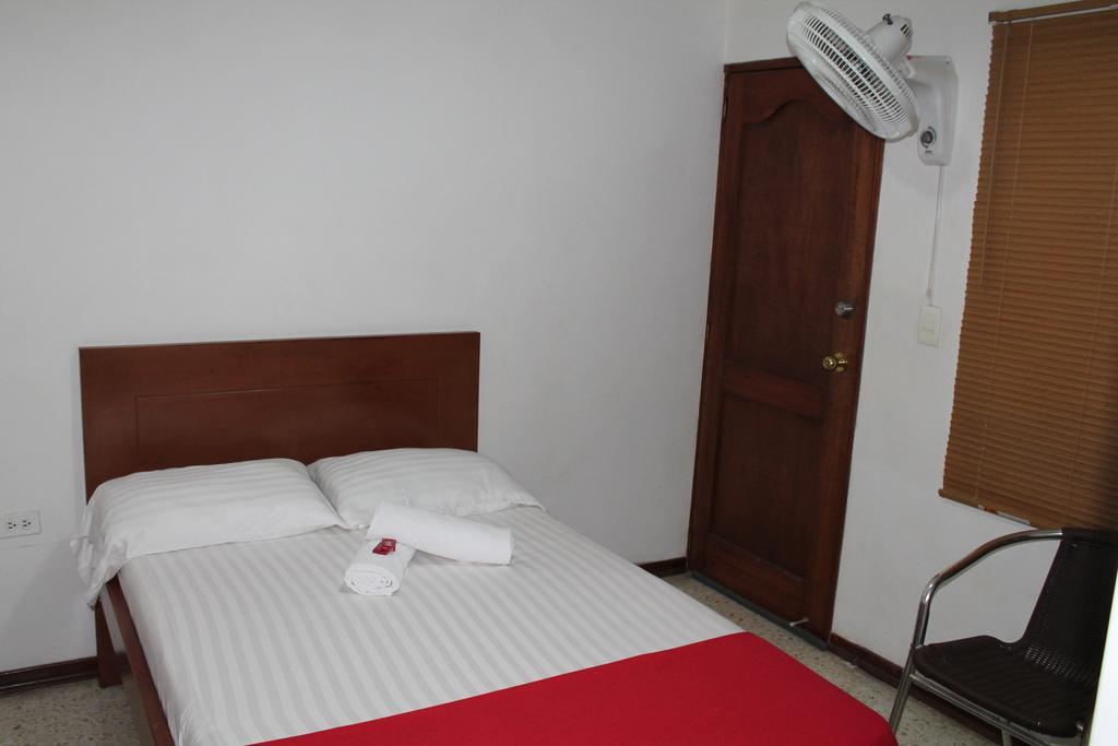 Pasadena Hostel Кали Номер фото