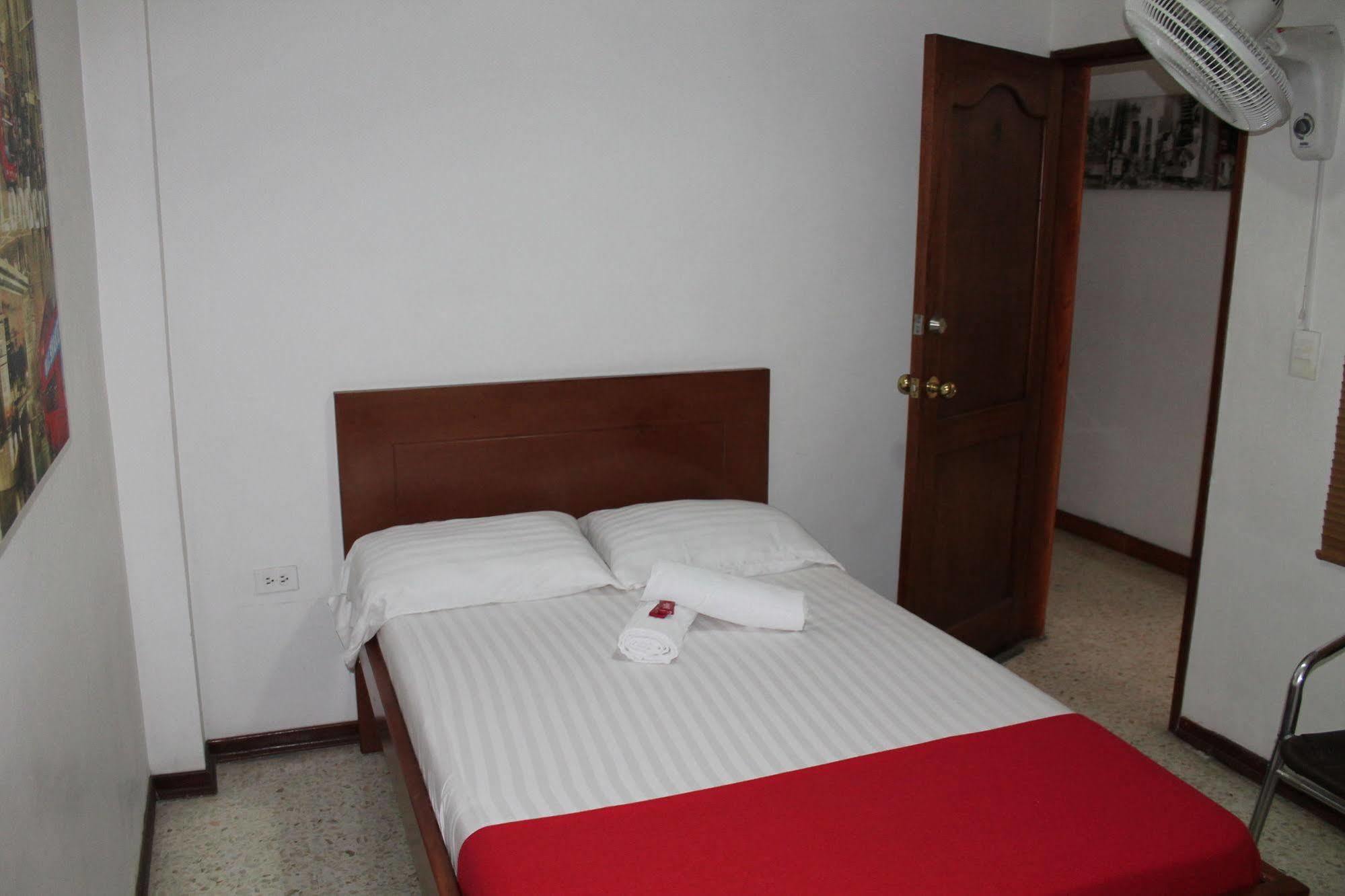 Pasadena Hostel Кали Экстерьер фото