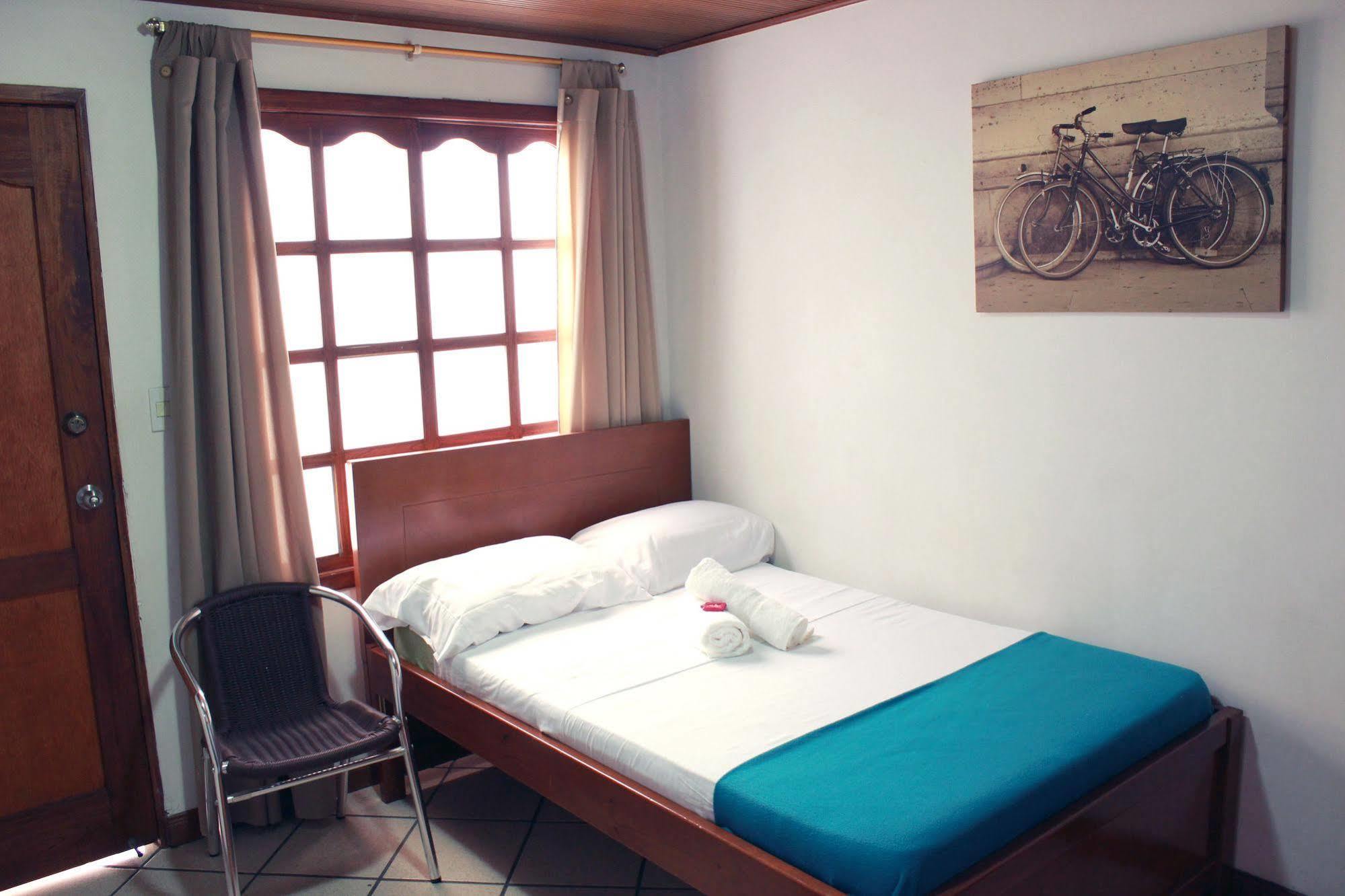 Pasadena Hostel Кали Экстерьер фото